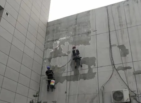 鄂尔多斯楼顶漏水维修公司分享下鄂尔多斯外墙防水的注意事项